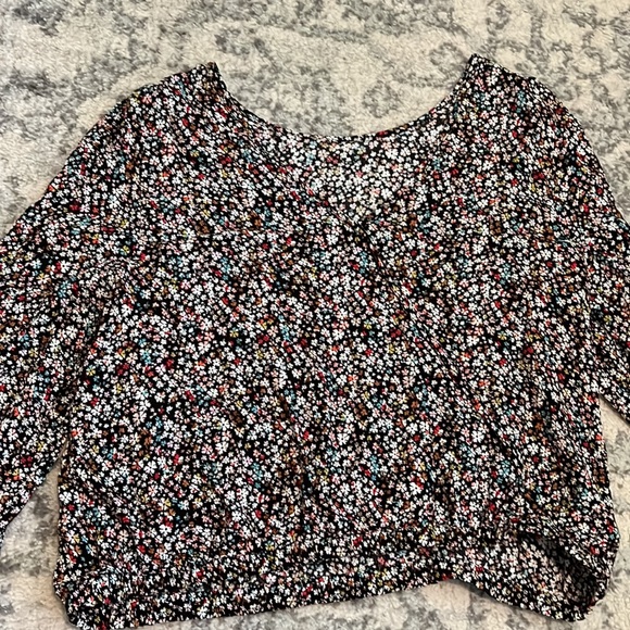 Floral Loft cropped Blouse, size Medium - Picture 4 of 6